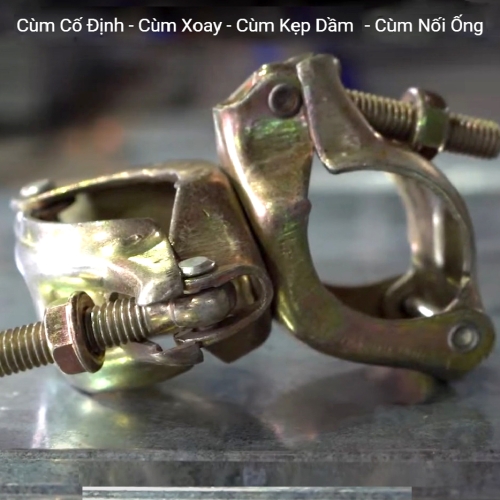 Cùm xoay giàn giáo