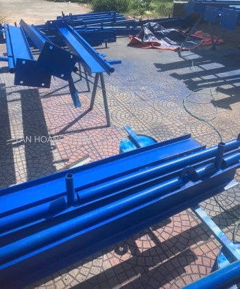 Dầm treo giàn giáo bao che