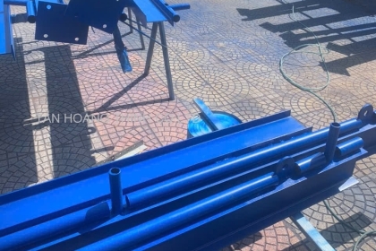 Dầm treo giàn giáo bao che