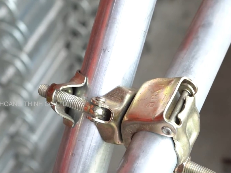 Hình ảnh cùm khóa xoay giàn giáo