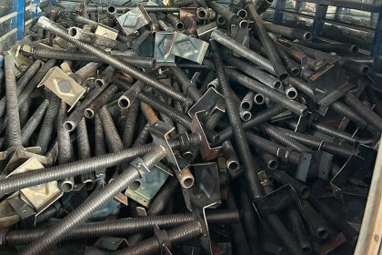 Kích tăng chân tăng đầu giàn giáo