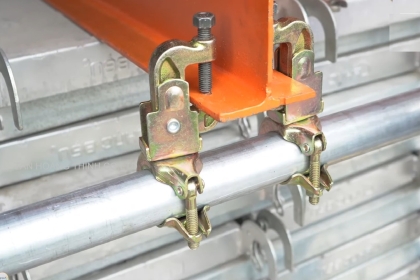 Hình ảnh cùm khóa xoay giàn giáo