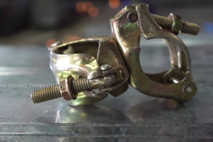 Hình ảnh cùm khóa xoay giàn giáo