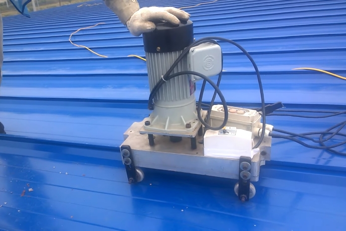 Thi công lợp tôn Seamlock