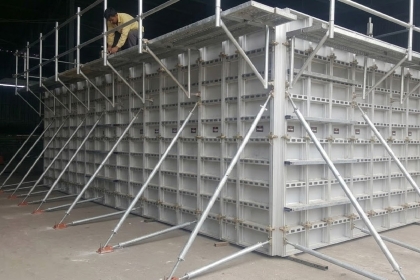 Ưu điểm và ứng dụng cốp pha nhôm trong thi công