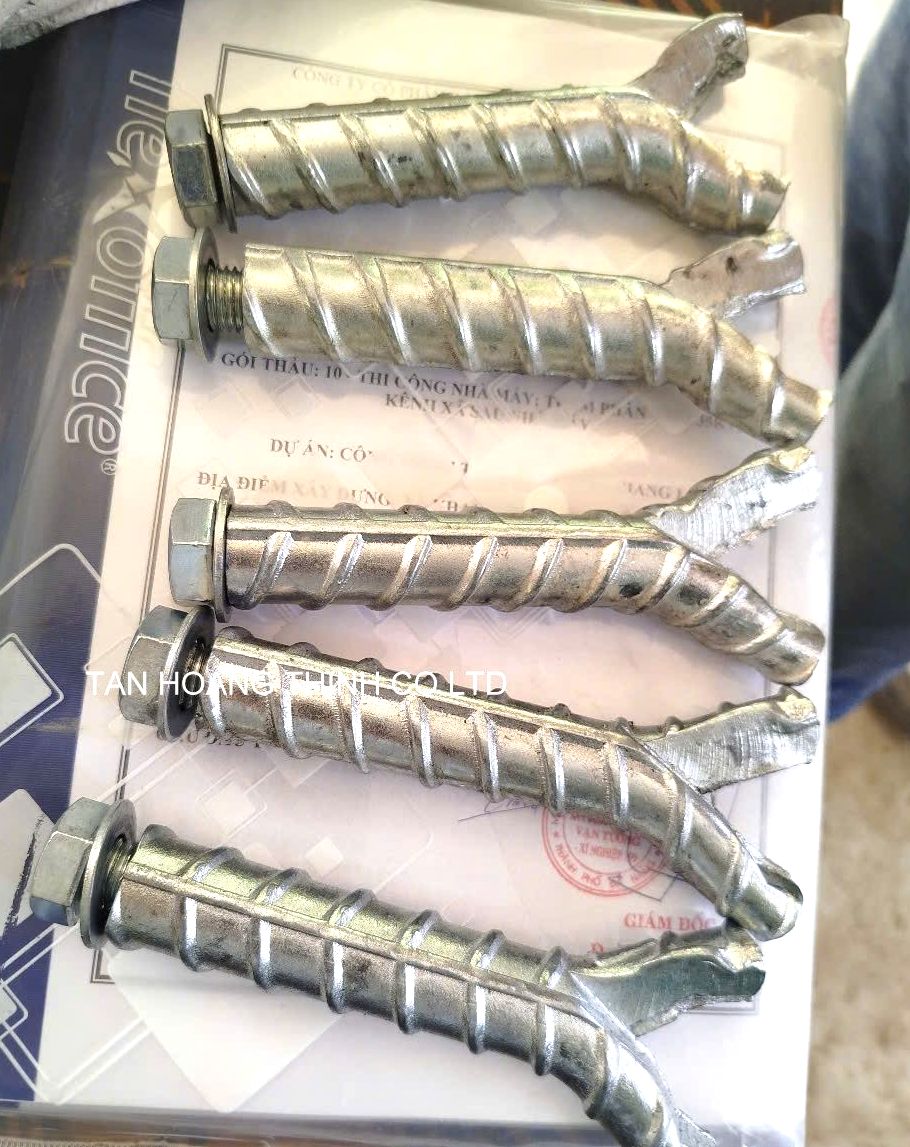 bu long duoi ca, Bulong duôi cá hay còn gọi là blong Y là thiết bị dùng trong hệ đỡ dầm i giàn giáo bao che