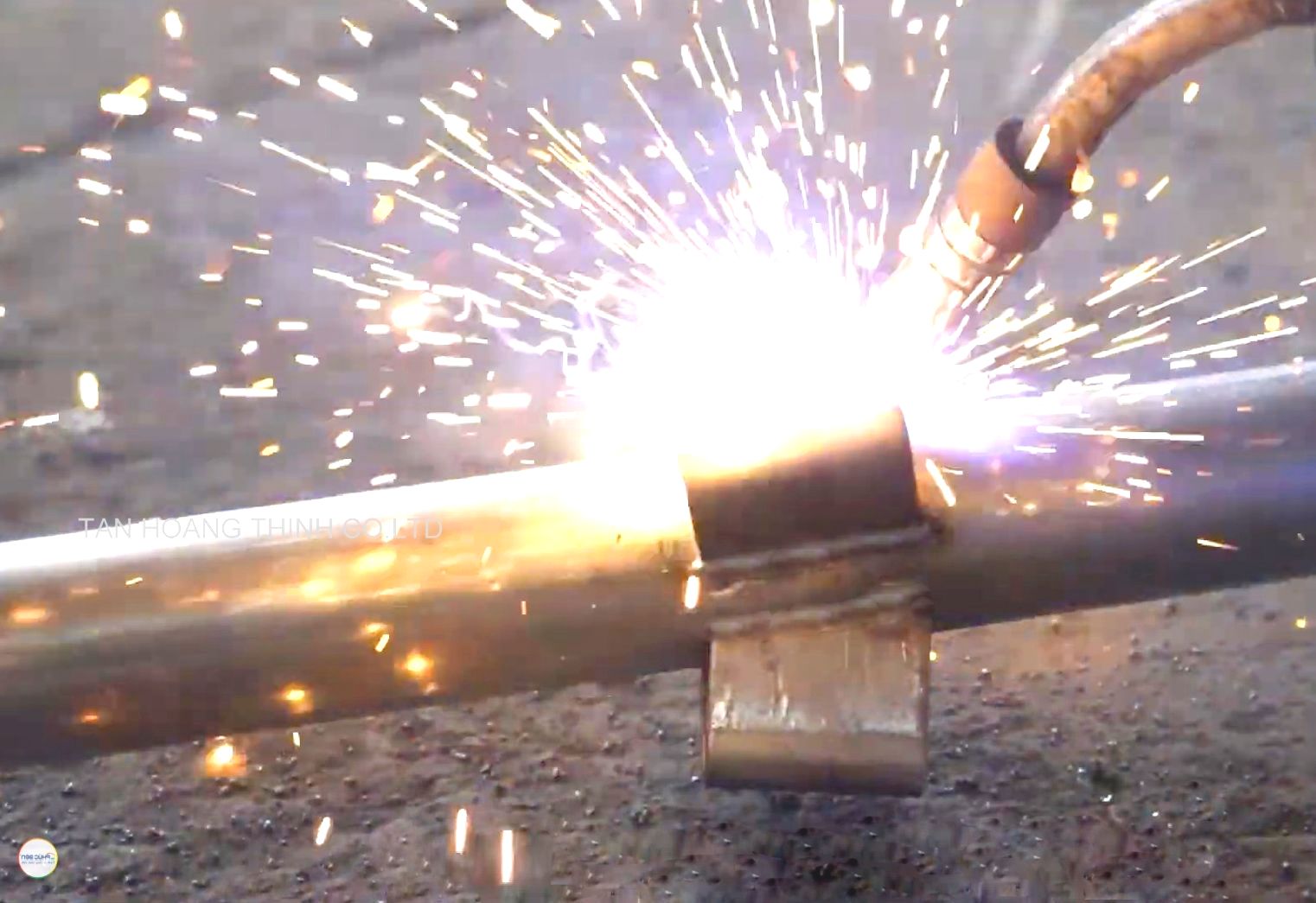 Linh kiện giàn giáo Bát U giáo nêm