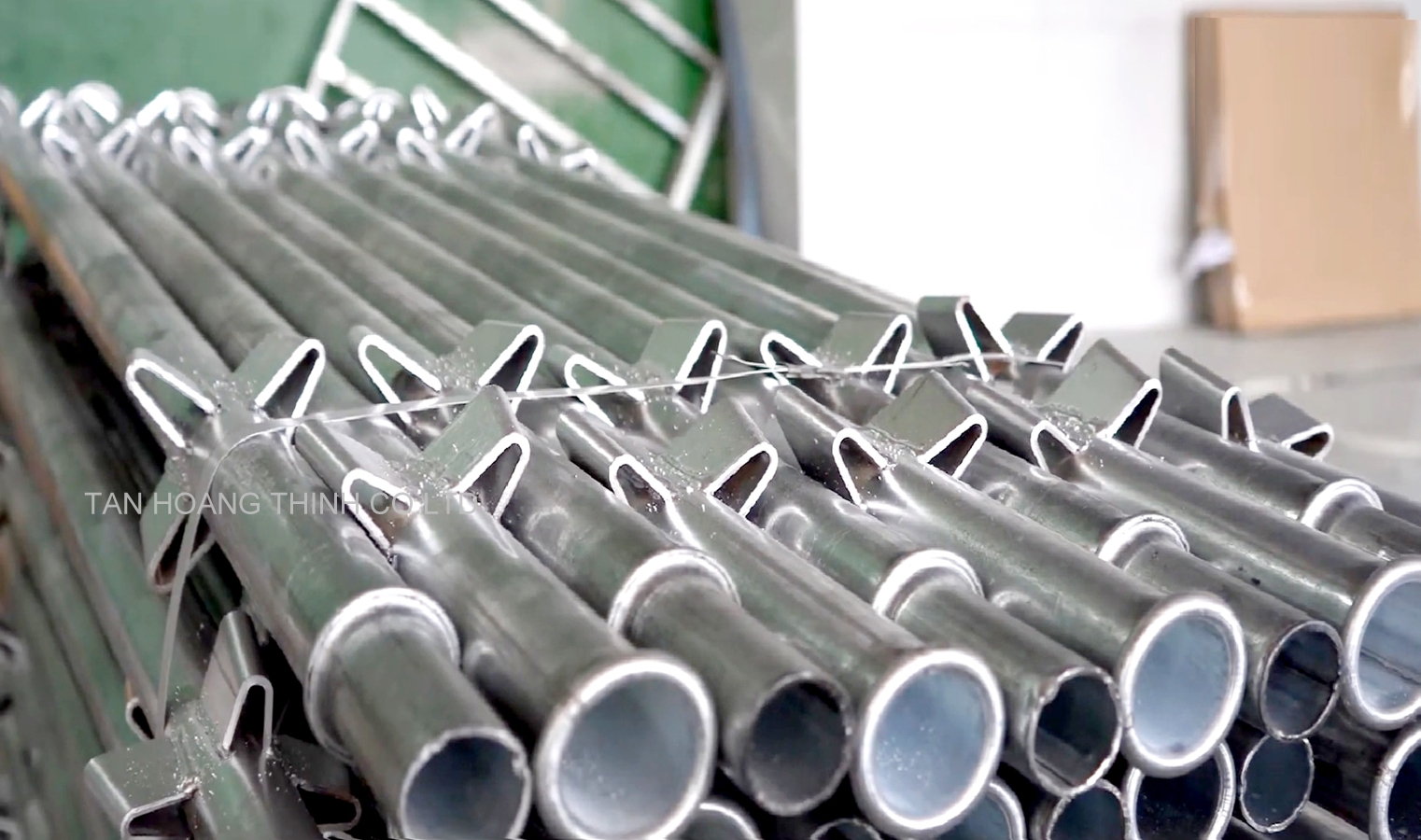 ban-gian-giao-nem-gia-cong-giao-nem-da-nang