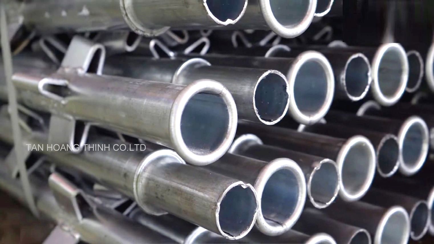 ban-gian-giao-nem-gia-cong-giao-nem-da-nang