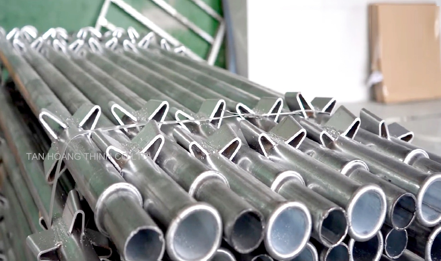 ban-gian-giao-nem-gia-re-da-nang