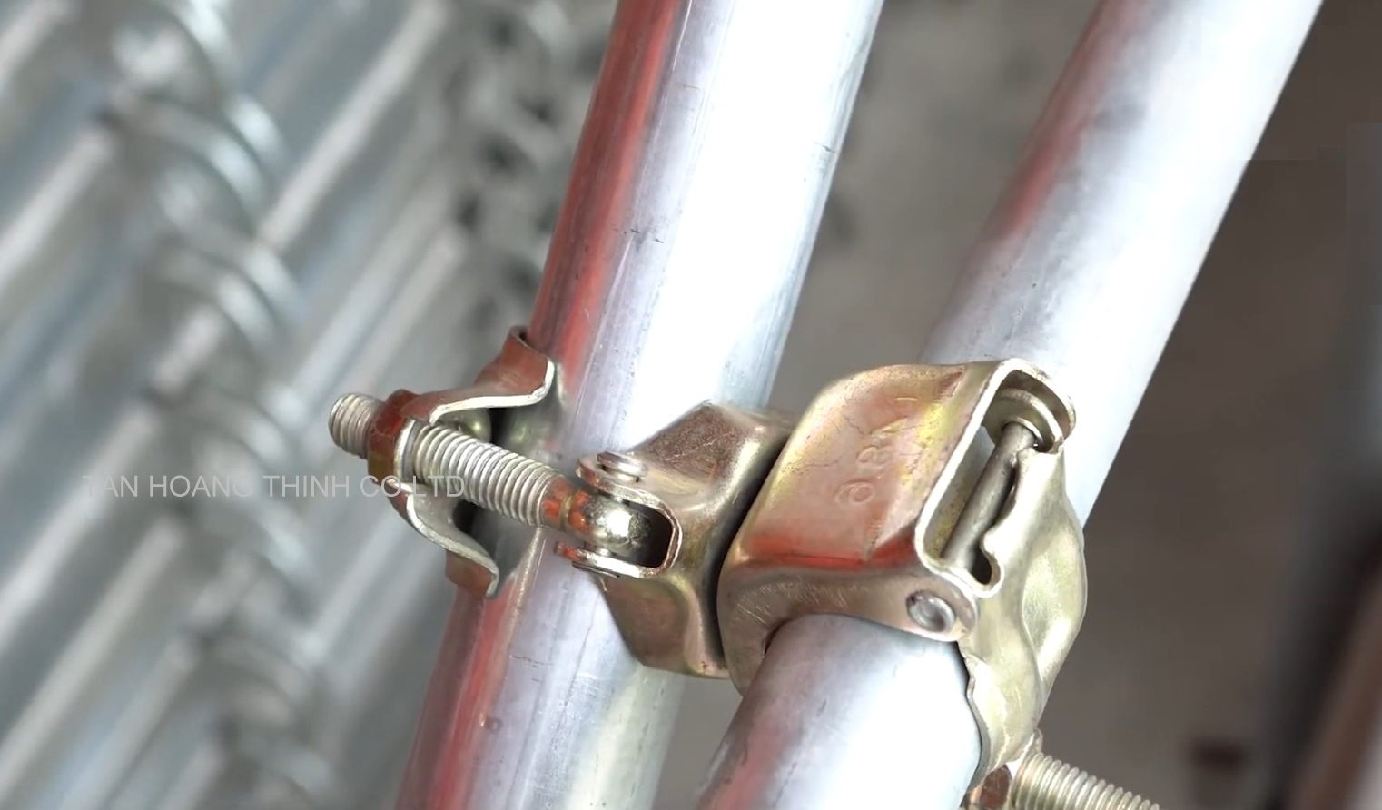 cung cấp cùm khóa xoay đà nẵng