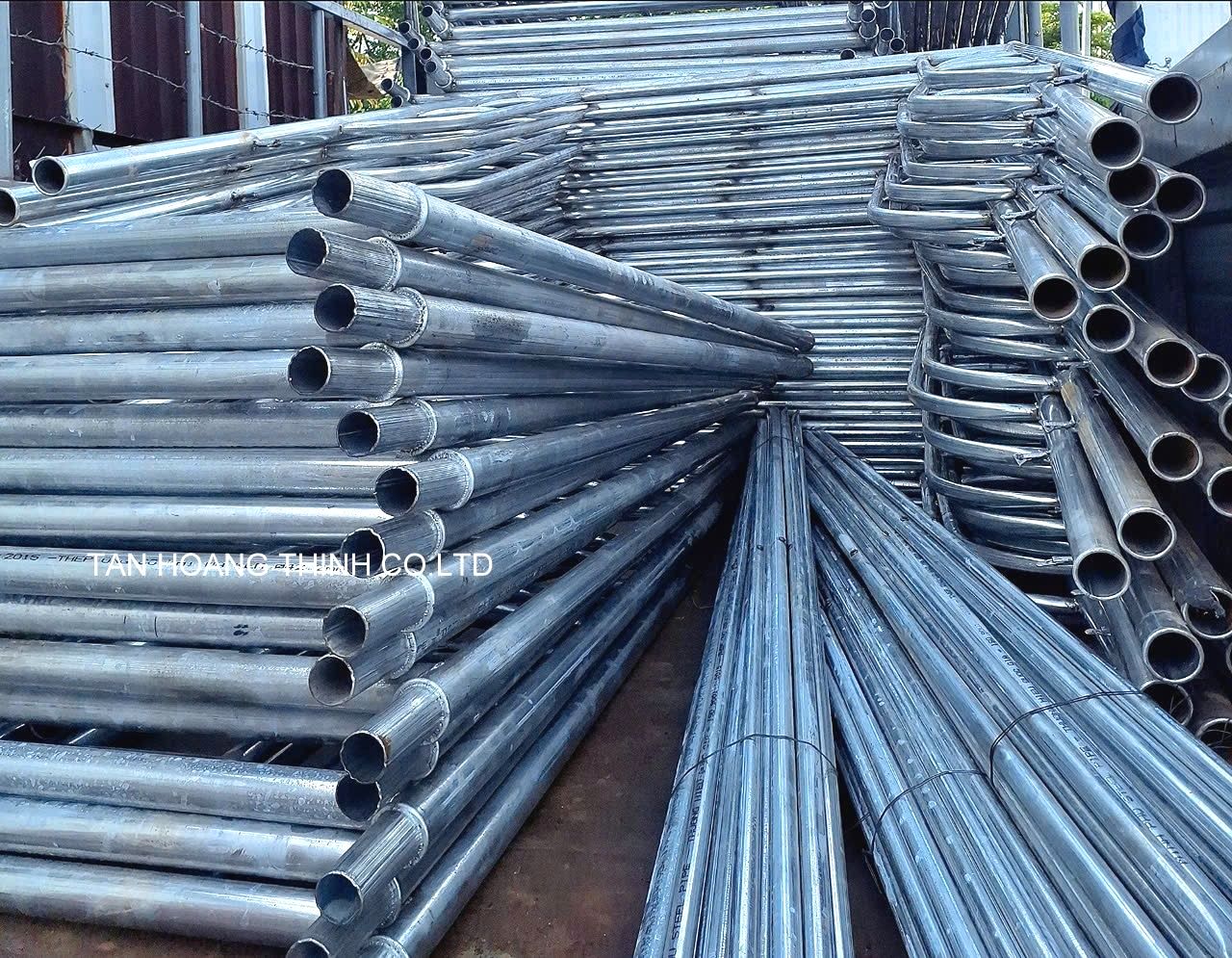 ban-gian-giao-xay-dung-gia-re