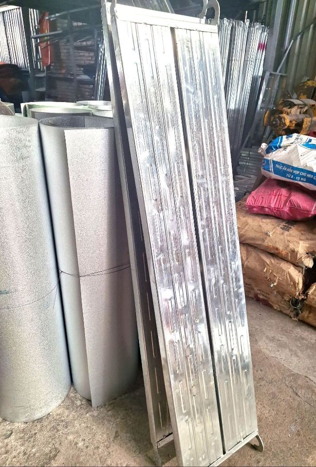 ban-mam-gian-giao-xay-dung-da-nang