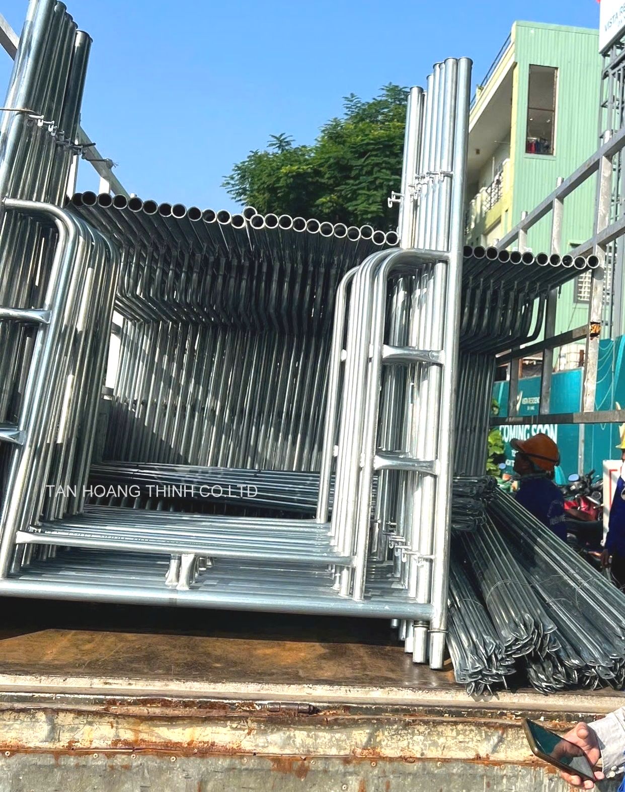 bao-gia-gian-giao-khung-moi-tai-da-nang