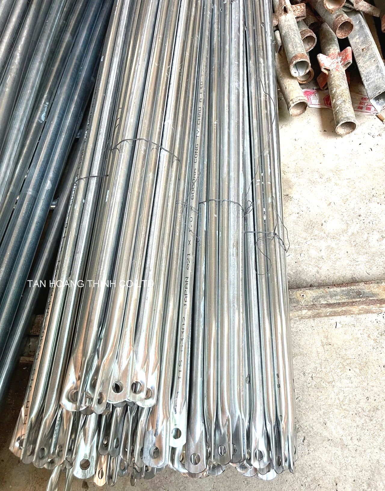 bao-gia-phu-kien-gian-giao-moi-tai-da-nang