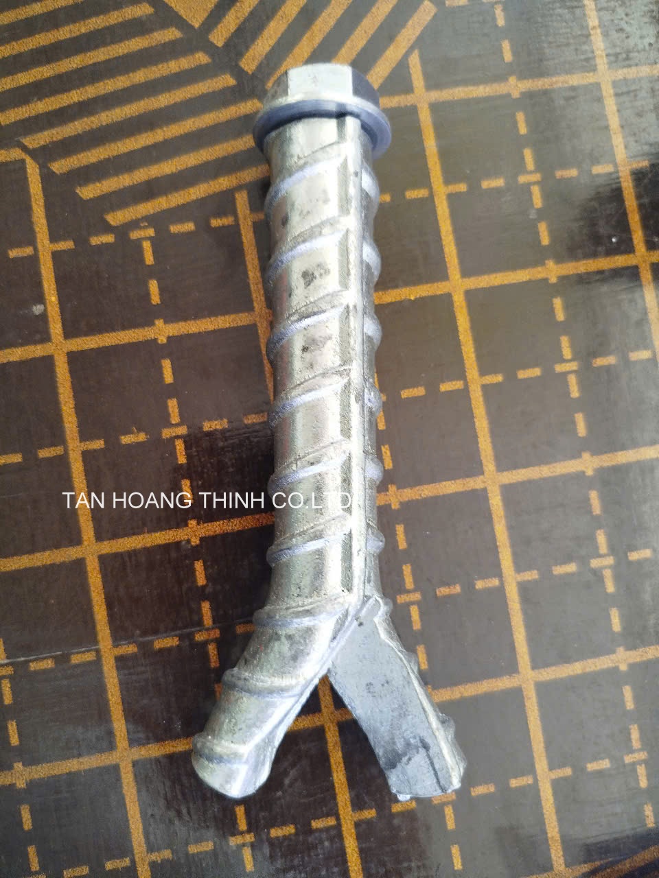 ban-bulon-chu-y-bu-long-duoi-ca-da-nang