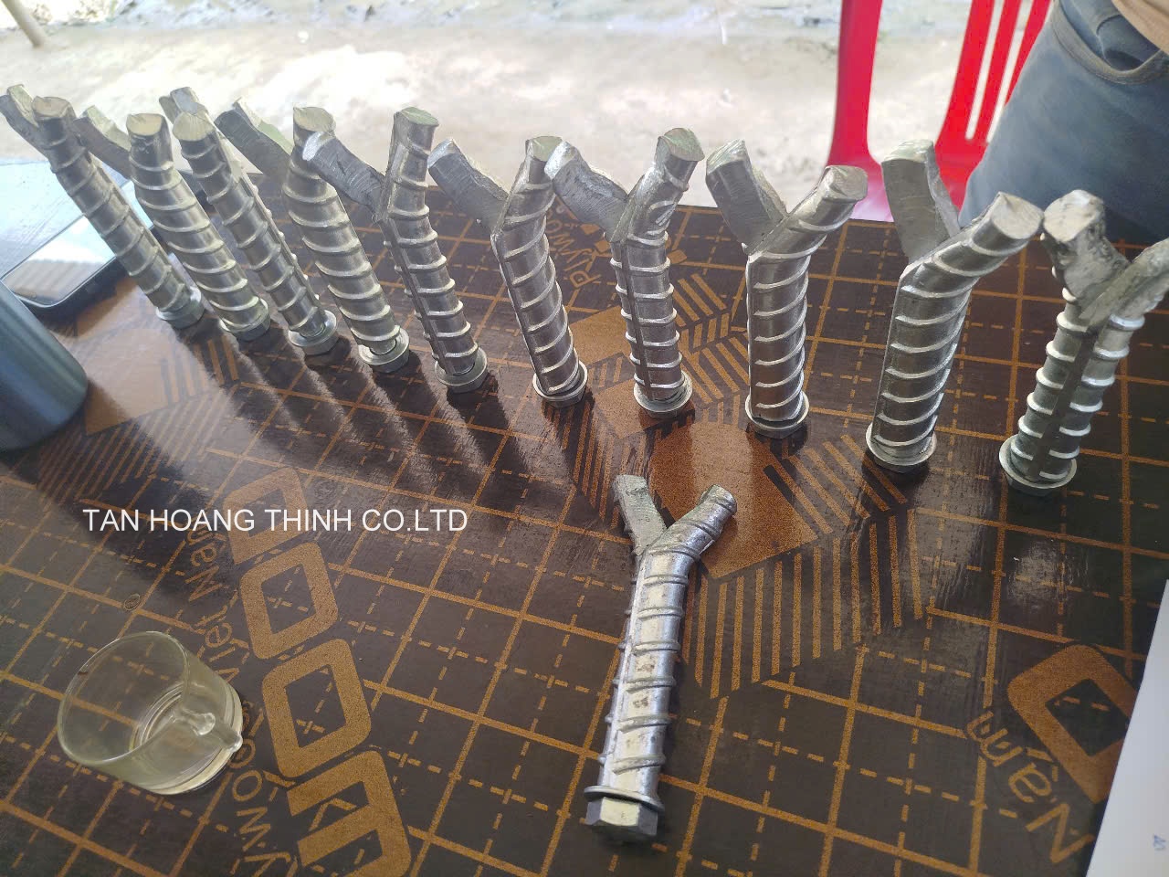 cung-cap-bulon-chu-y-bu-long-duoi-ca-da-nang