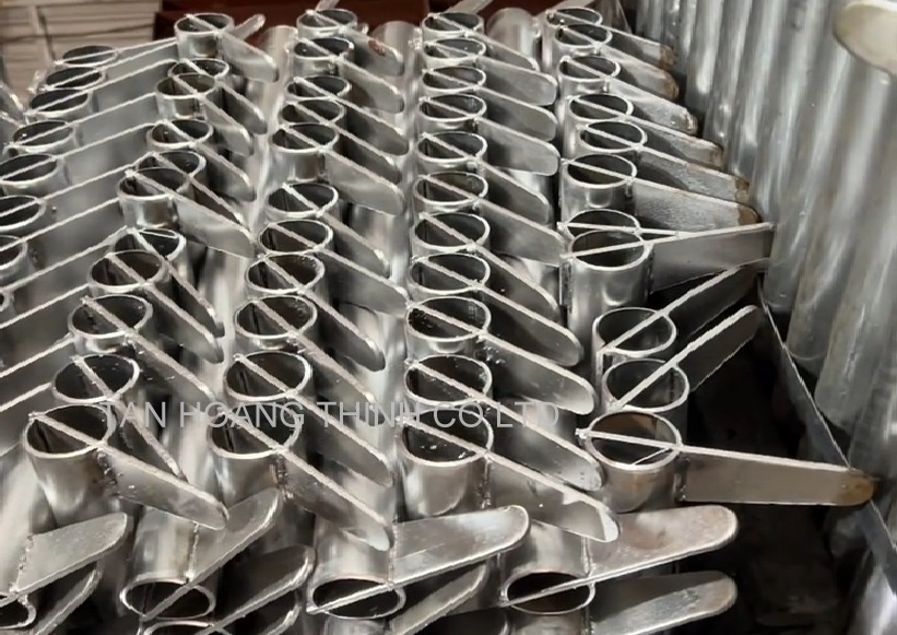 câu nêm giàn giáo cạnh khế