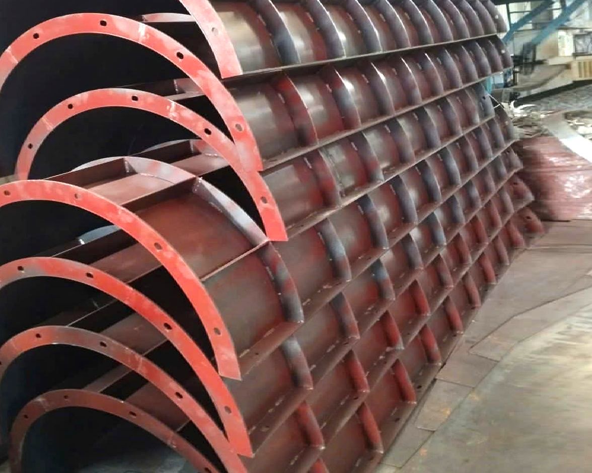 gia-cong-cot-pha-thep-cot-tron