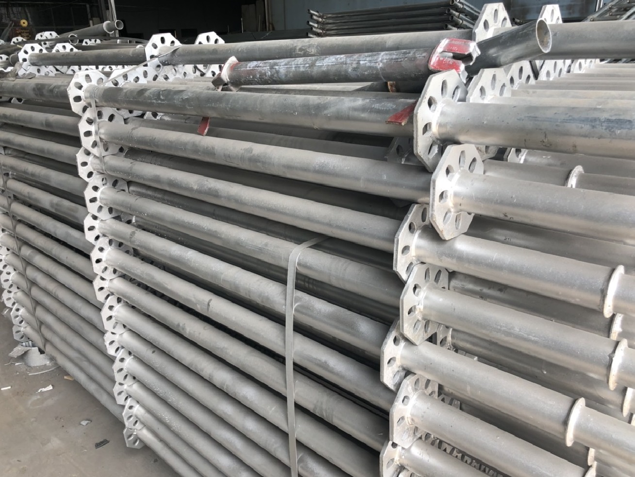 gian-giao-đĩa-cho-cong-trinh-xay-dung