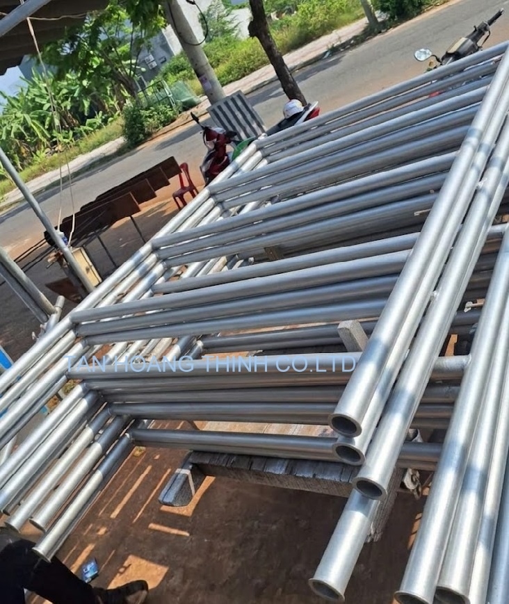 gian-giao-khung-thang-nhieu-bac-linh-hoat