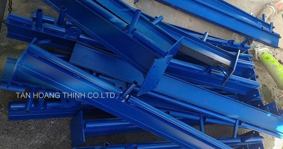 dầm i giàn giáo bao che