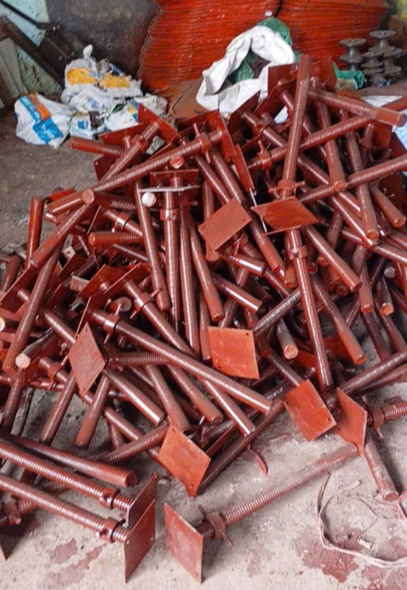 kích giàn giáo bằng Đà nẵng, bán kích tăng bằng cho giàn, kích chân giàn giáo