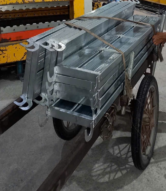 mâm sàn thao tác giàn giáo