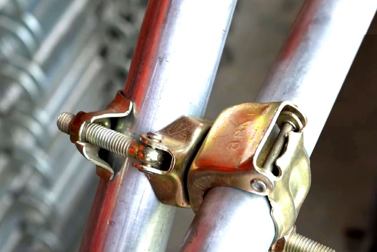 swivel-coupler-cum-khoa-xoay