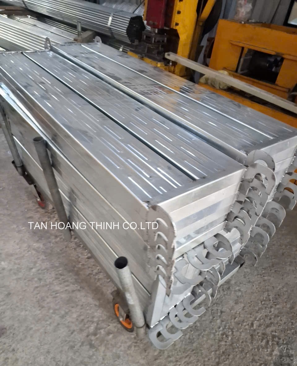 sàn thao tác công trình, báo giá phụ kiện giàn giáo, mâm giàn giáo 1m6, giá mâm thao tác giàn giáo Đà Nẵng