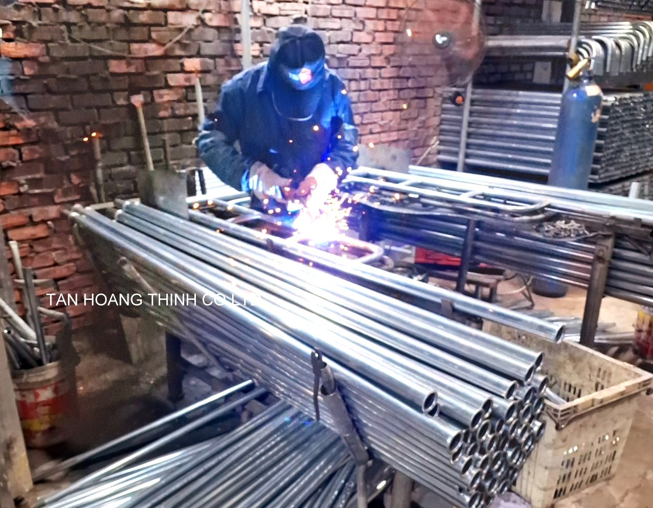 tuyen-tho-han-co-tay-nghe-dang-rat-kho